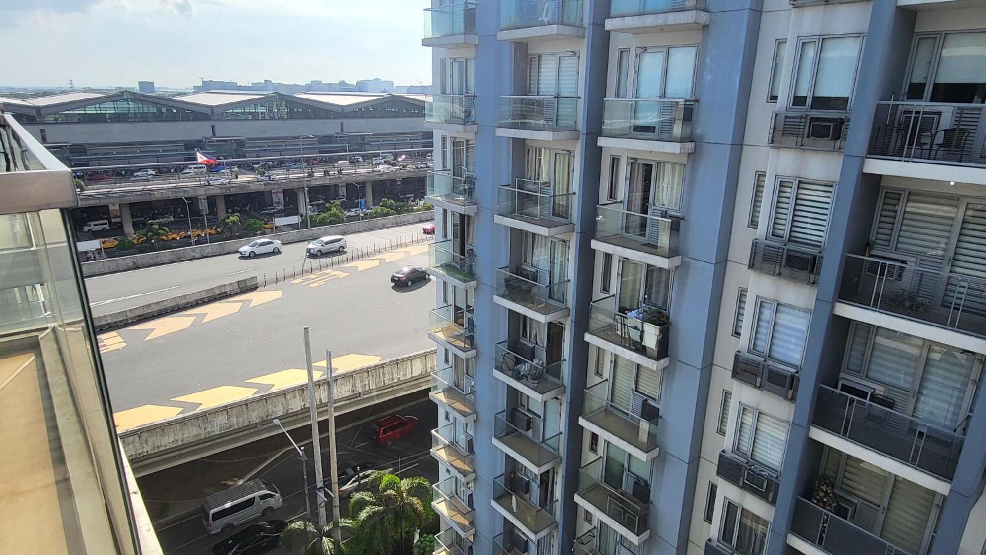 One Palm Tree Villas Condominium - Studio 10O With Balcony - Across Terminal 3 Airport Манила Экстерьер фото